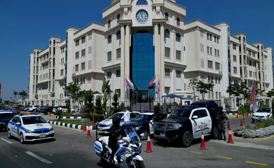  تواجد أمنى مُكثف بمحيط المدارس والمعاهد والجامعات تزامنًا مع بدء العام الدراسي الجديد