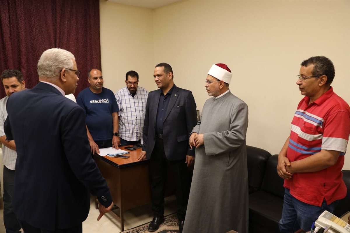 <strong>رئيس جامعة الأزهر ونائبه لشئون التعليم يتفقدان المدن الجامعية ويطمئنان على تسكين طلاب الحالات الخاصة</strong>