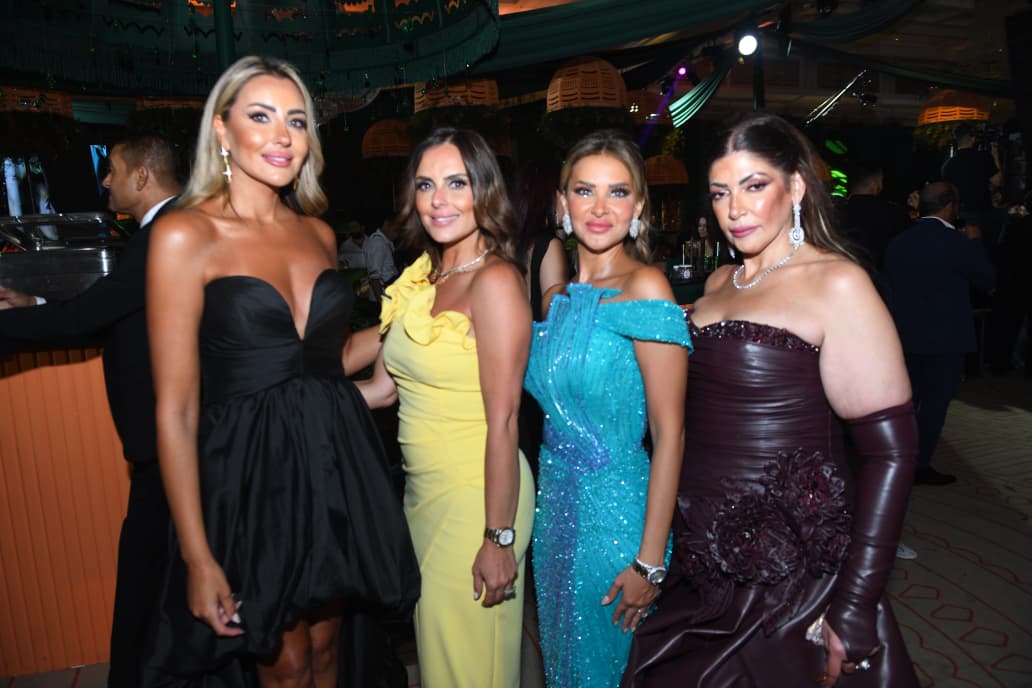 تنظيم المنتج والدكتور أحمد أيوب.. الإعلامية داليا مطر تحتفل بزفاف نجلها بحضور تامر حسني وأحمد سعد ونجوم الوسط الفني