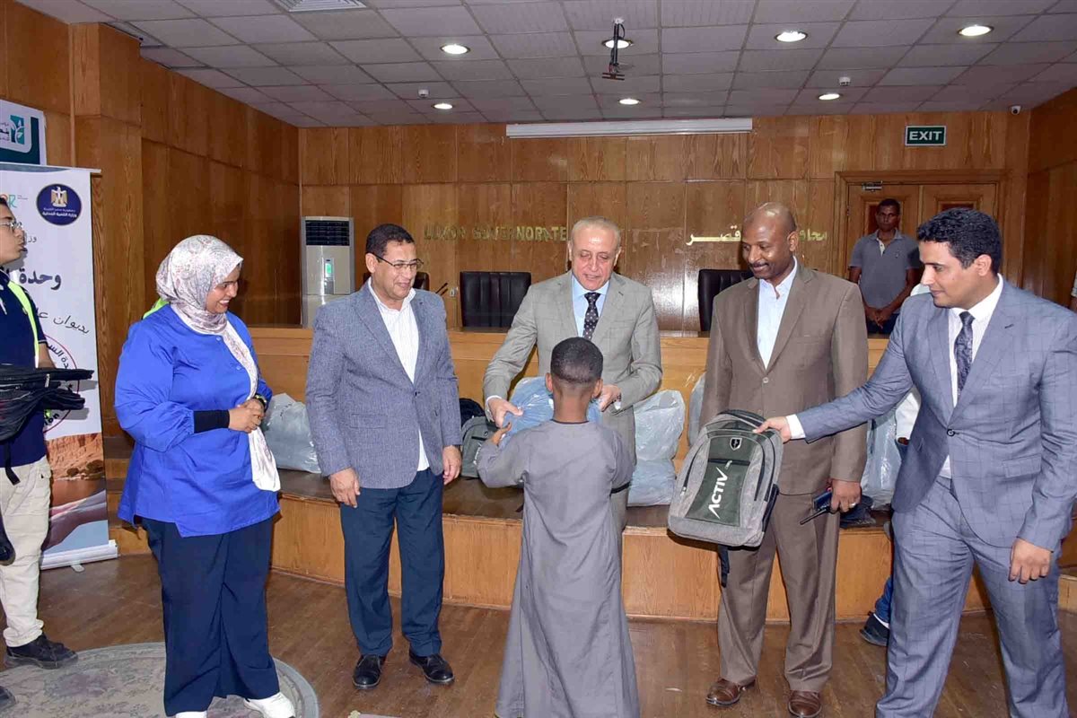 حفل توزيع 1000 شنطة مدرسية