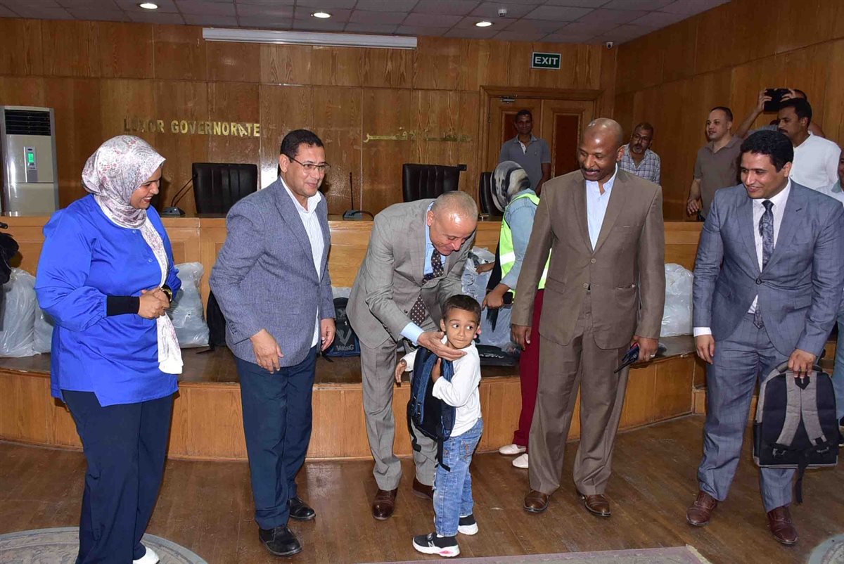 حفل توزيع 1000 شنطة مدرسية