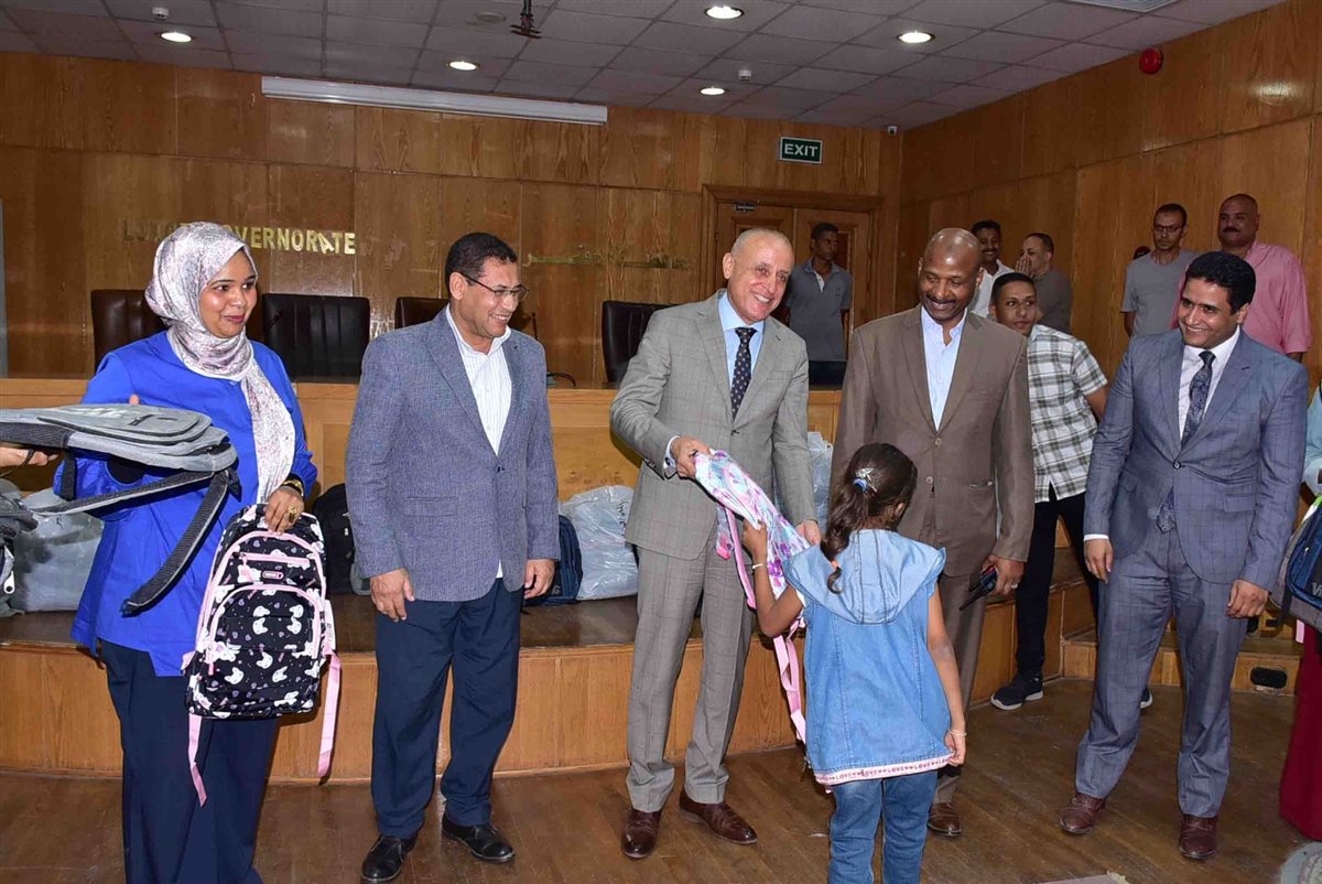 حفل توزيع 1000 شنطة مدرسية