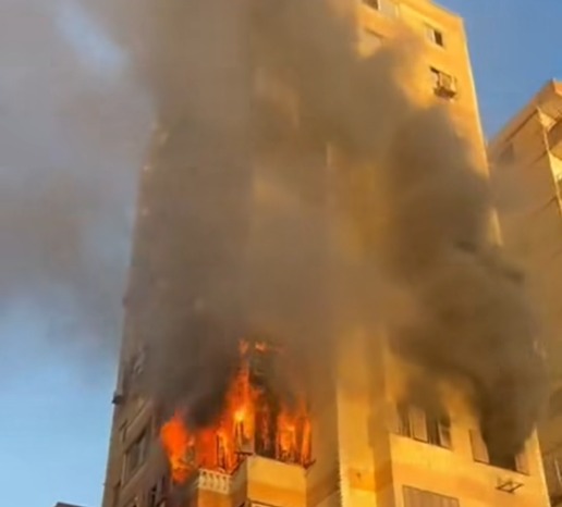 <strong>حريق شقتين سكنيتين بعقار في حلوان</strong>