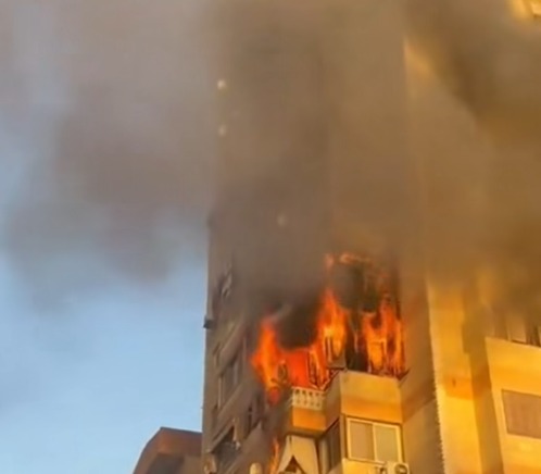 <strong>حريق شقتين سكنيتين بعقار في حلوان</strong>