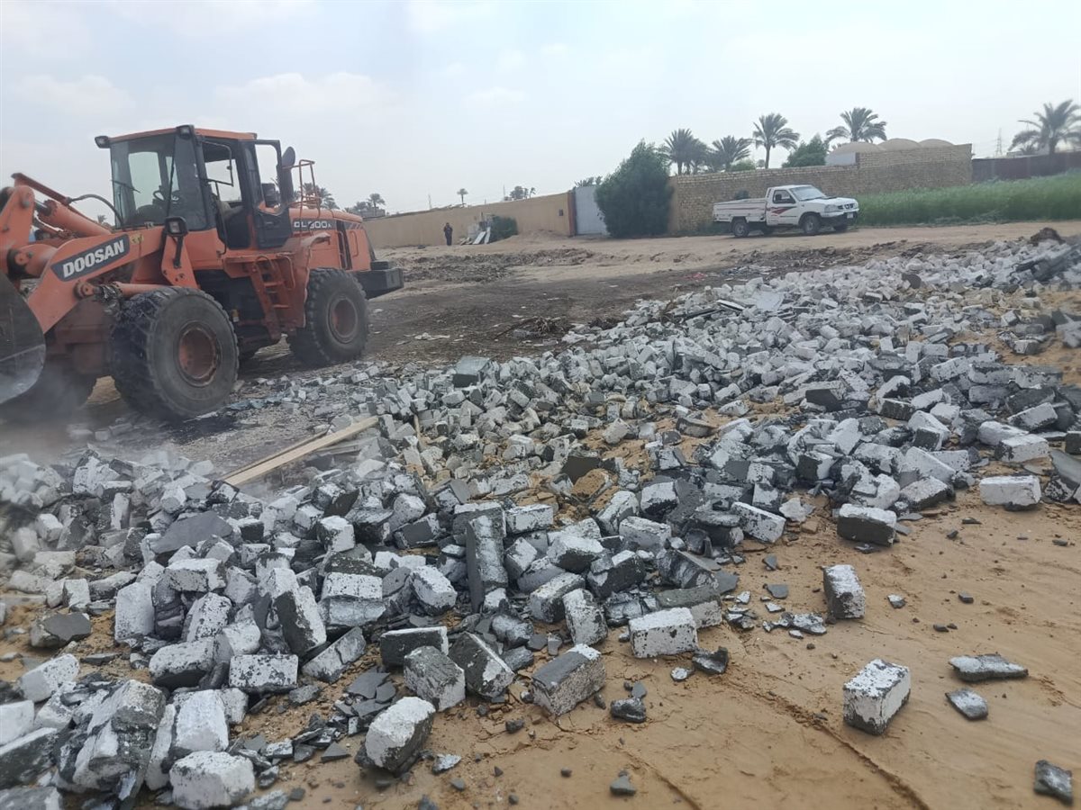 إزالة التعديات على أراضي أملاك الدولة