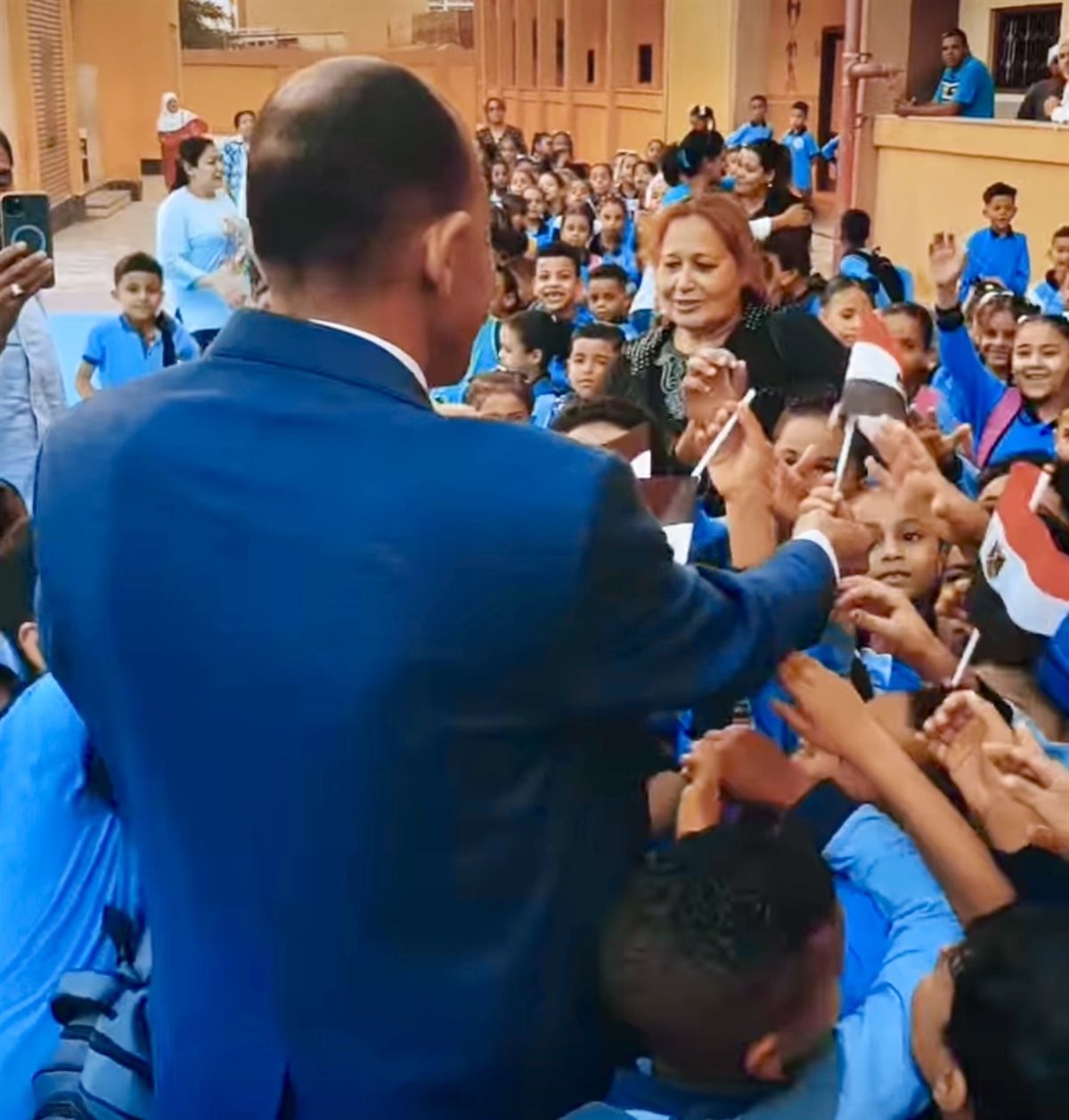 عاوز الأعلام في إيديكم يشوفوها في تل ابيب