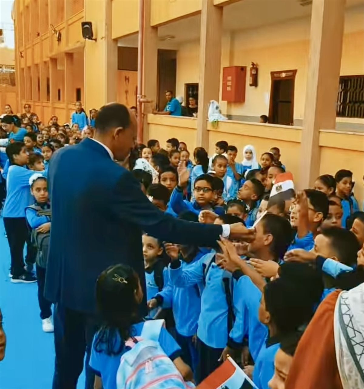 عاوز الأعلام في إيديكم يشوفوها في تل ابيب