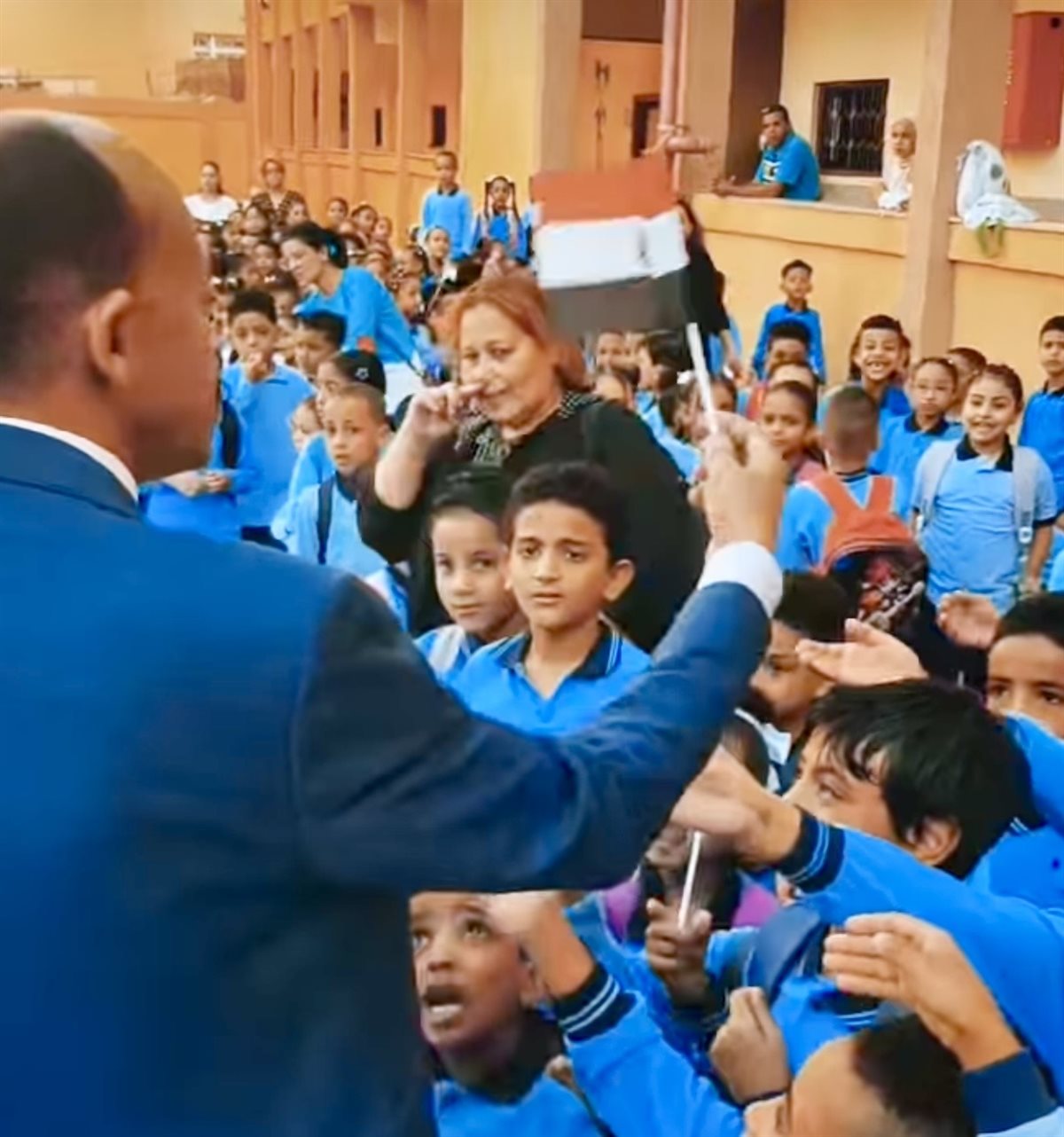 عاوز الأعلام في إيديكم يشوفوها في تل ابيب