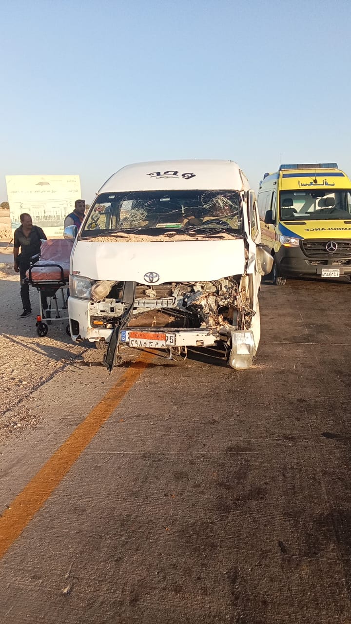 انقلاب سيارة ميكروباص بأسيوط