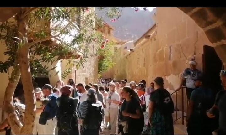 إقبال كبير من السائحين على مدينة سانت كاترين 