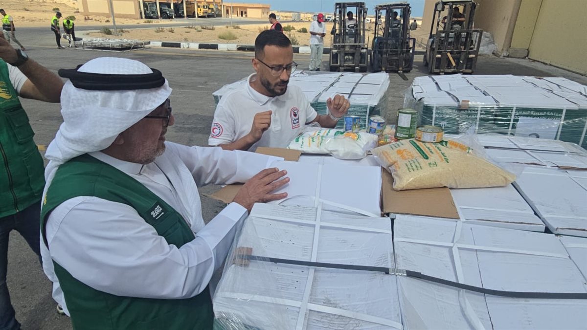 وصول الطائرة السعودية الـ 64 لإغاثة الشعب الفلسطيني في غزة