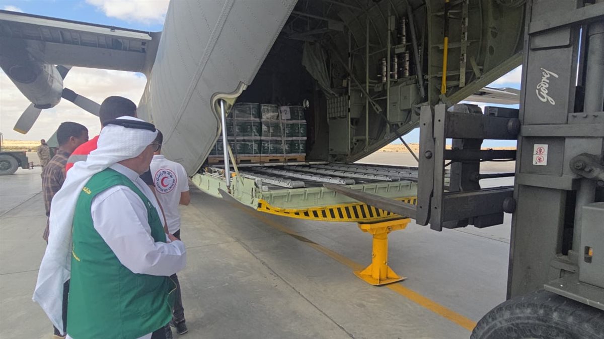 وصول الطائرة السعودية الـ 64 لإغاثة الشعب الفلسطيني في غزة