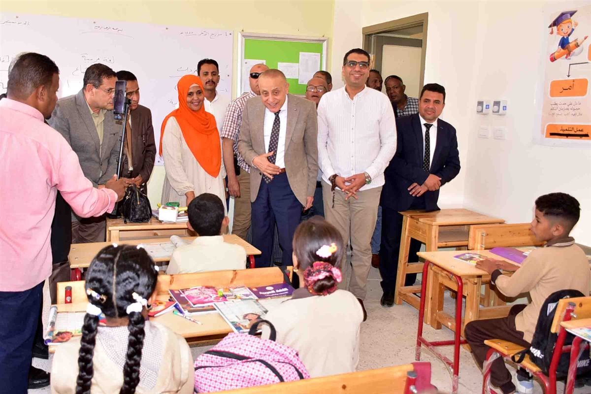 محافظ الأقصر يفتتح مدرسه جديدة بالطود