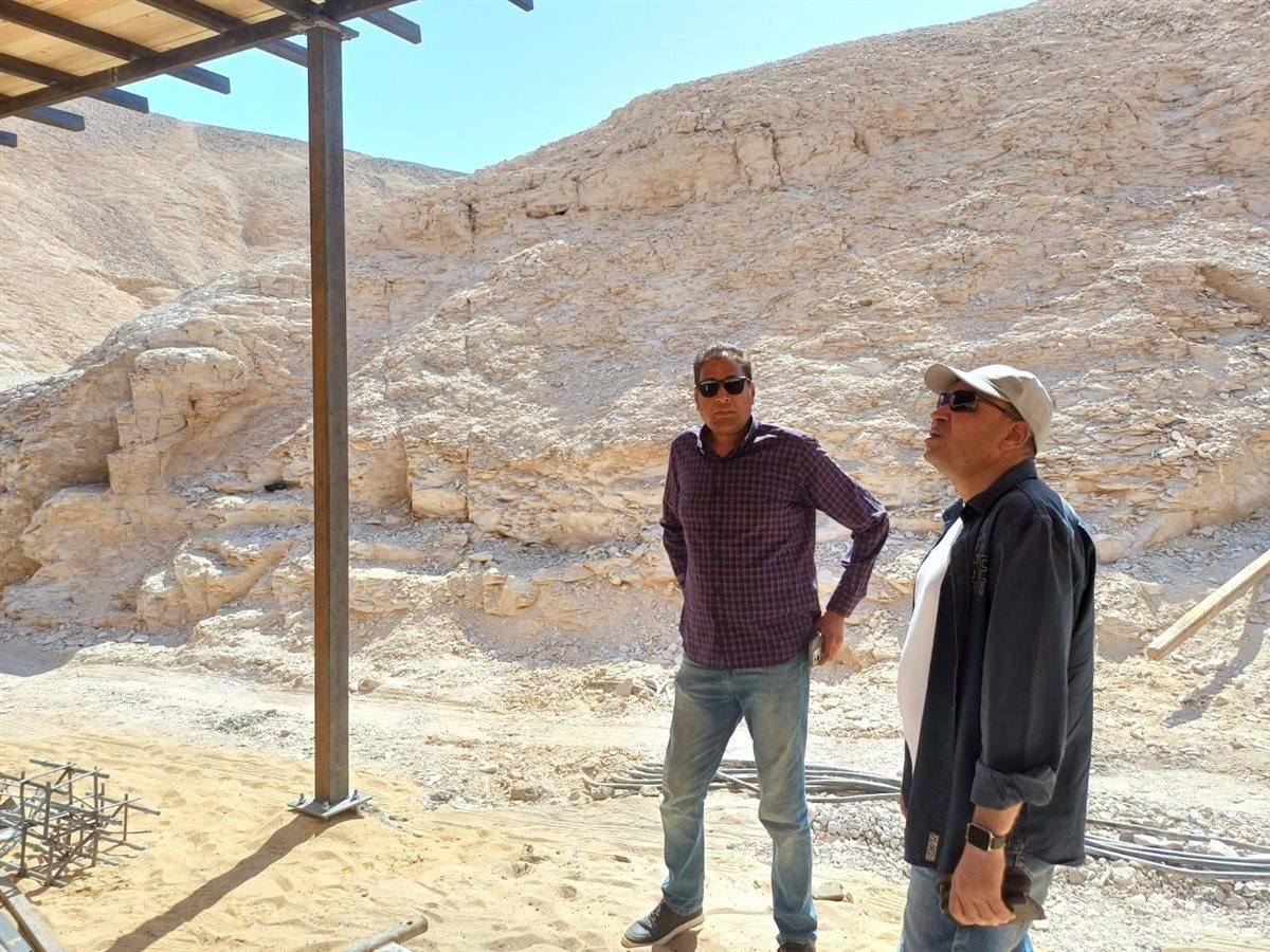 جولة مدير عام آثار الأقصر