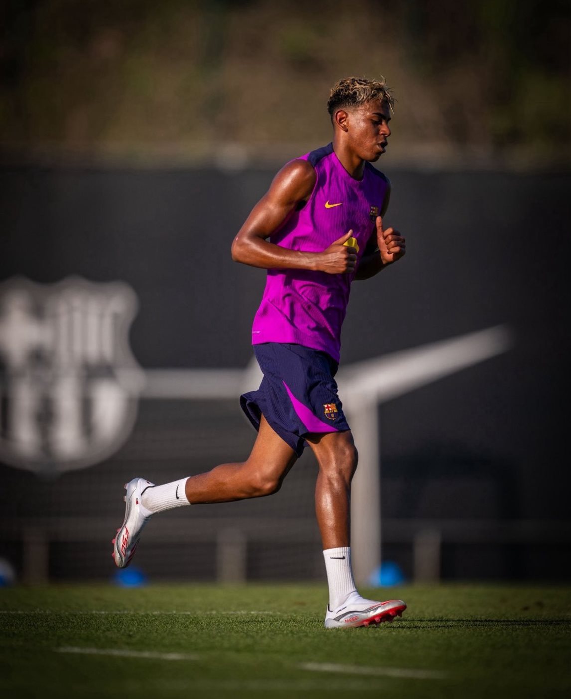 <strong>لامين يامال نجم فريق برشلونة ومنتخب إسبانيا</strong>