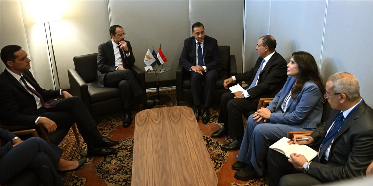 رئيس الوزراء يلتقي الرئيس القبرصي