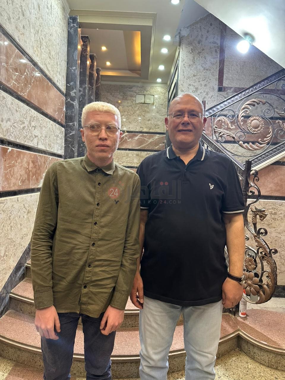 <strong>رئيس جامعة سوهاج يصطحب الطالب يوسف</strong>