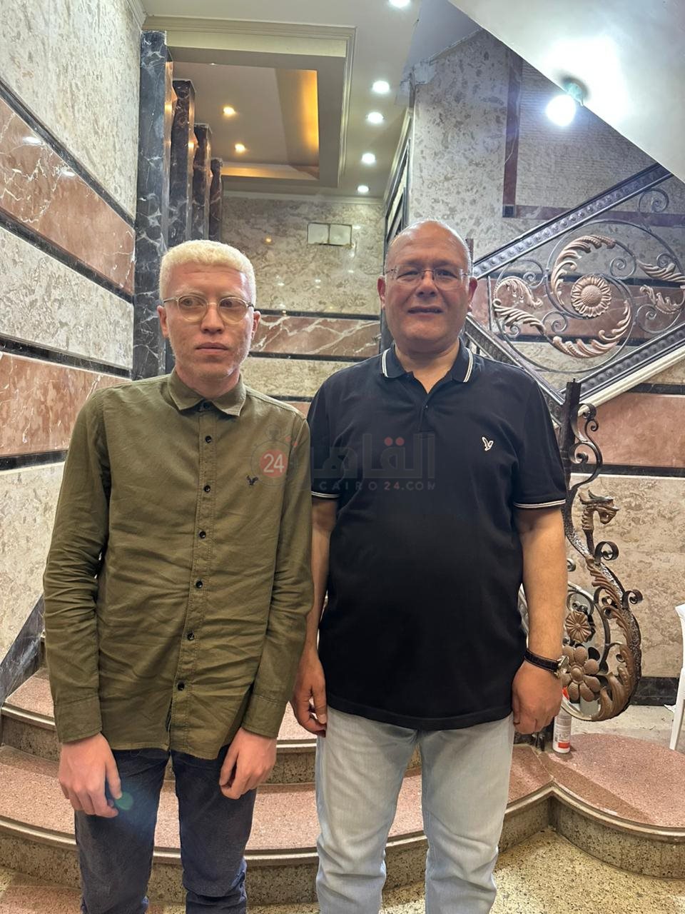 <strong>رئيس جامعة سوهاج يصطحب الطالب يوسف</strong>