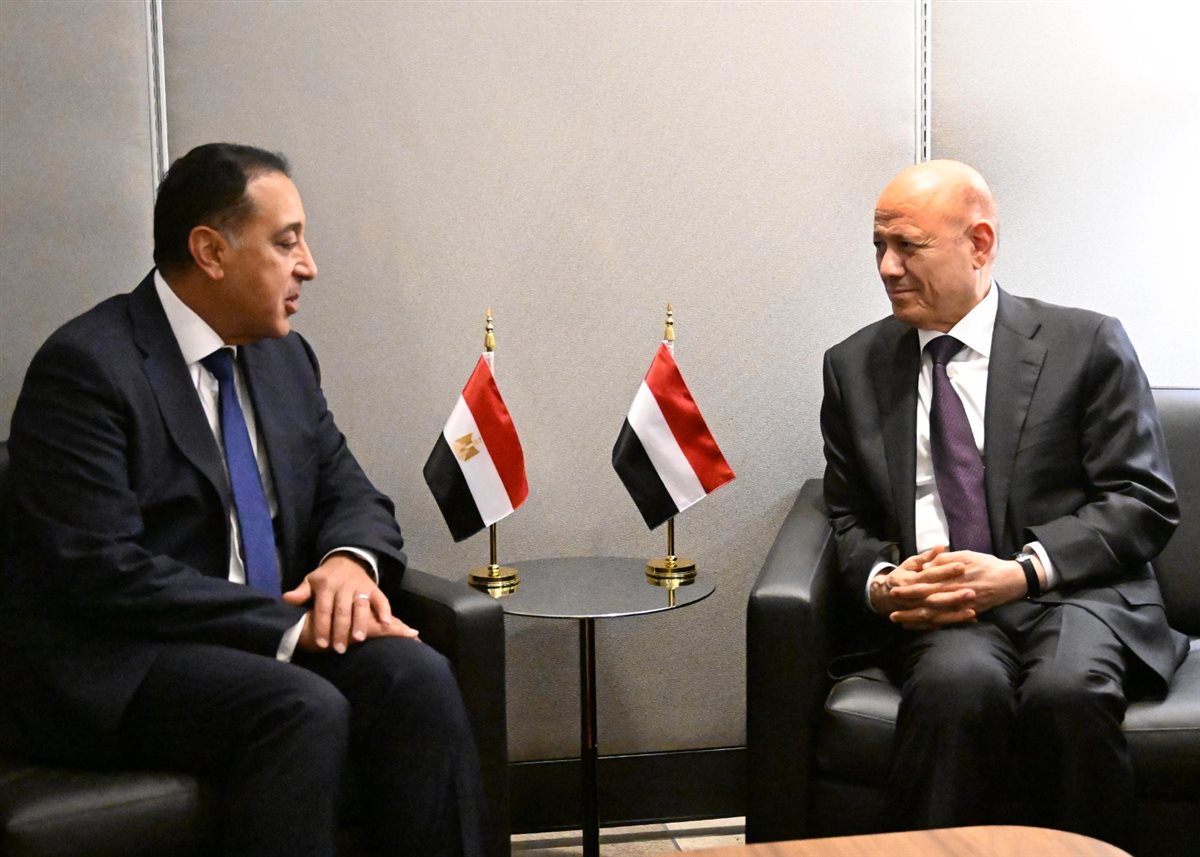 الدكتور مصطفى مدبولي يلتقي رشاد العليمي رئيس مجلس القيادة الرئاسي اليمني