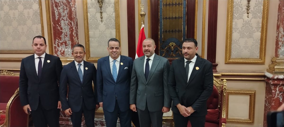 النائب أحمد دياب خلال تسلمه كارنيه عضوية مجلس الشيوخ