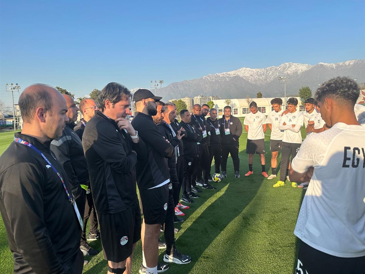 منتخب الشباب في المران (2)