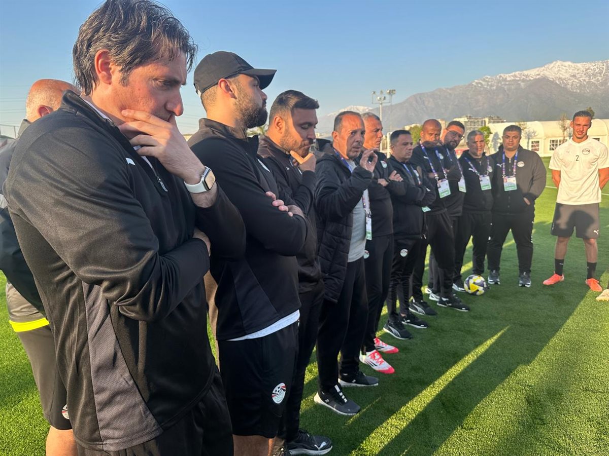 منتخب الشباب في المران (4)