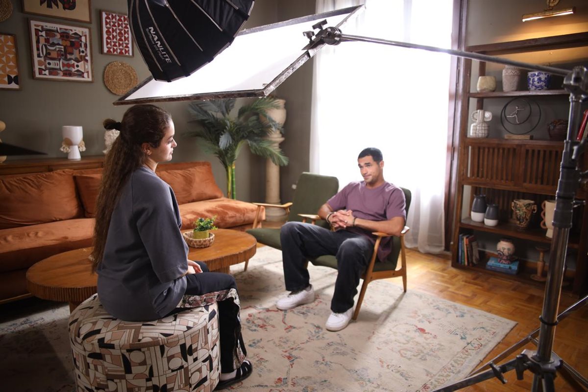 حكاية نور مكسور