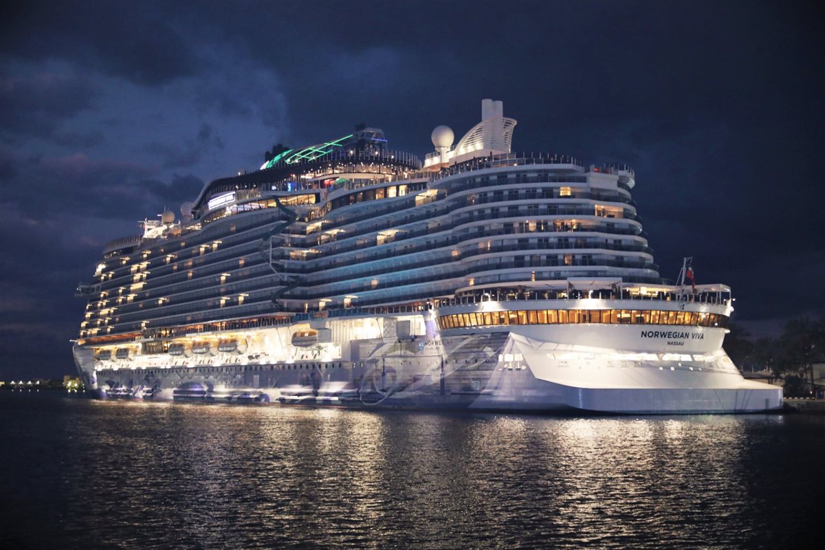 سفينة سياحية