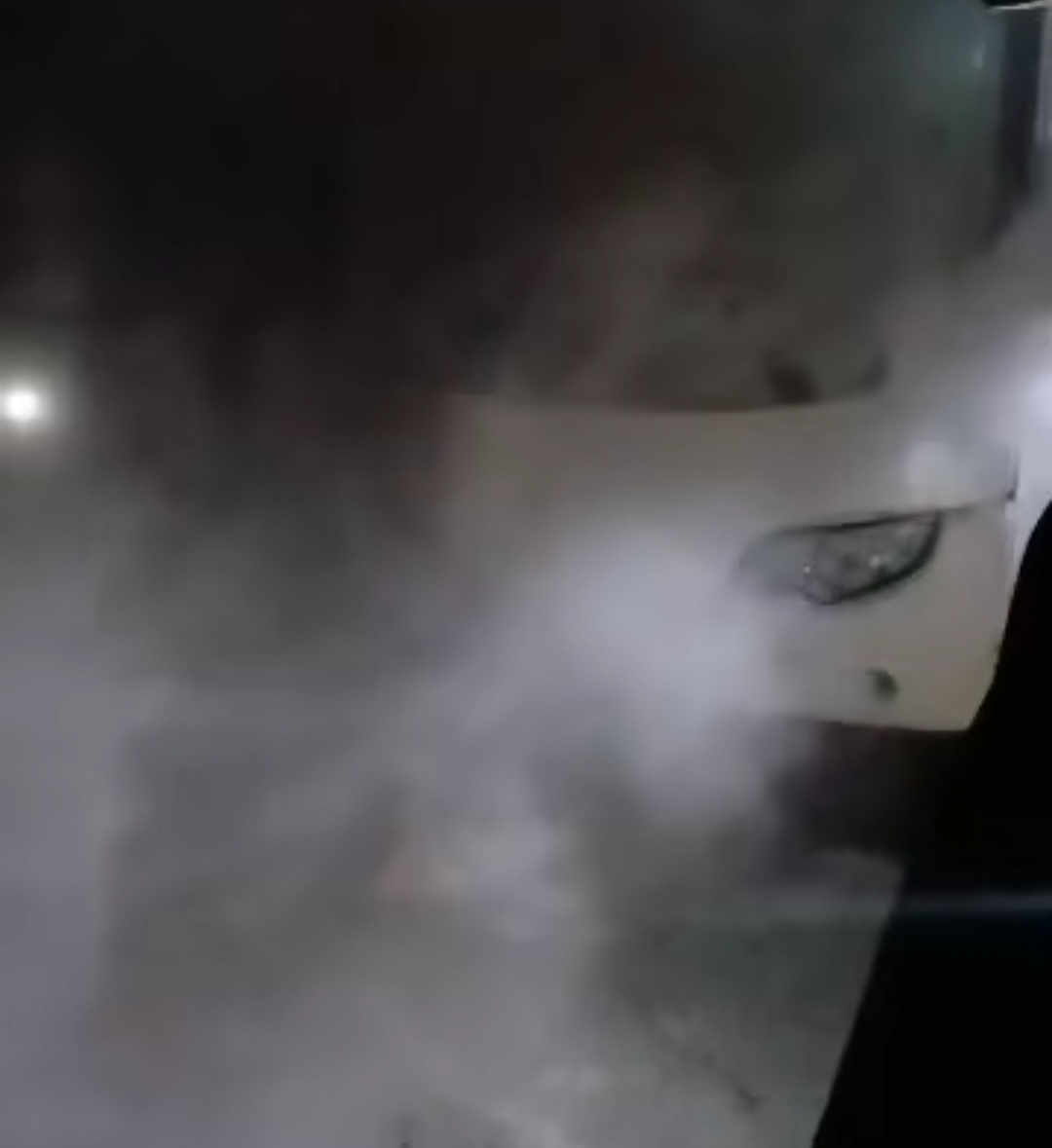 اشتعال النيران في الأتوبيس 