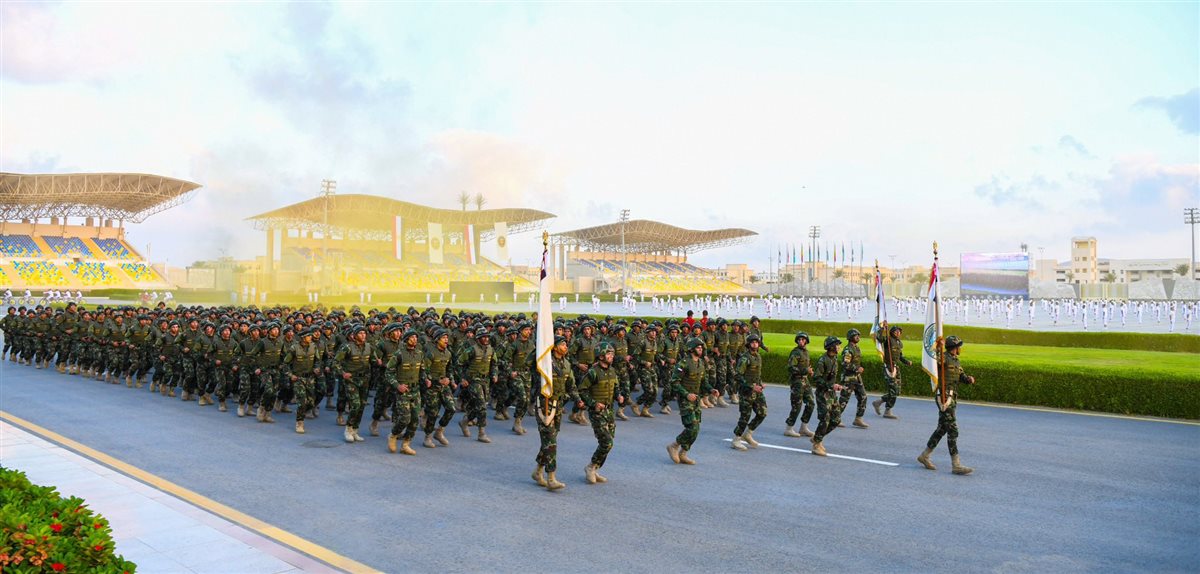 الرئيس السيسي يؤدي صلاة الفجر مع طلاب الأكاديمية العسكرية المصرية