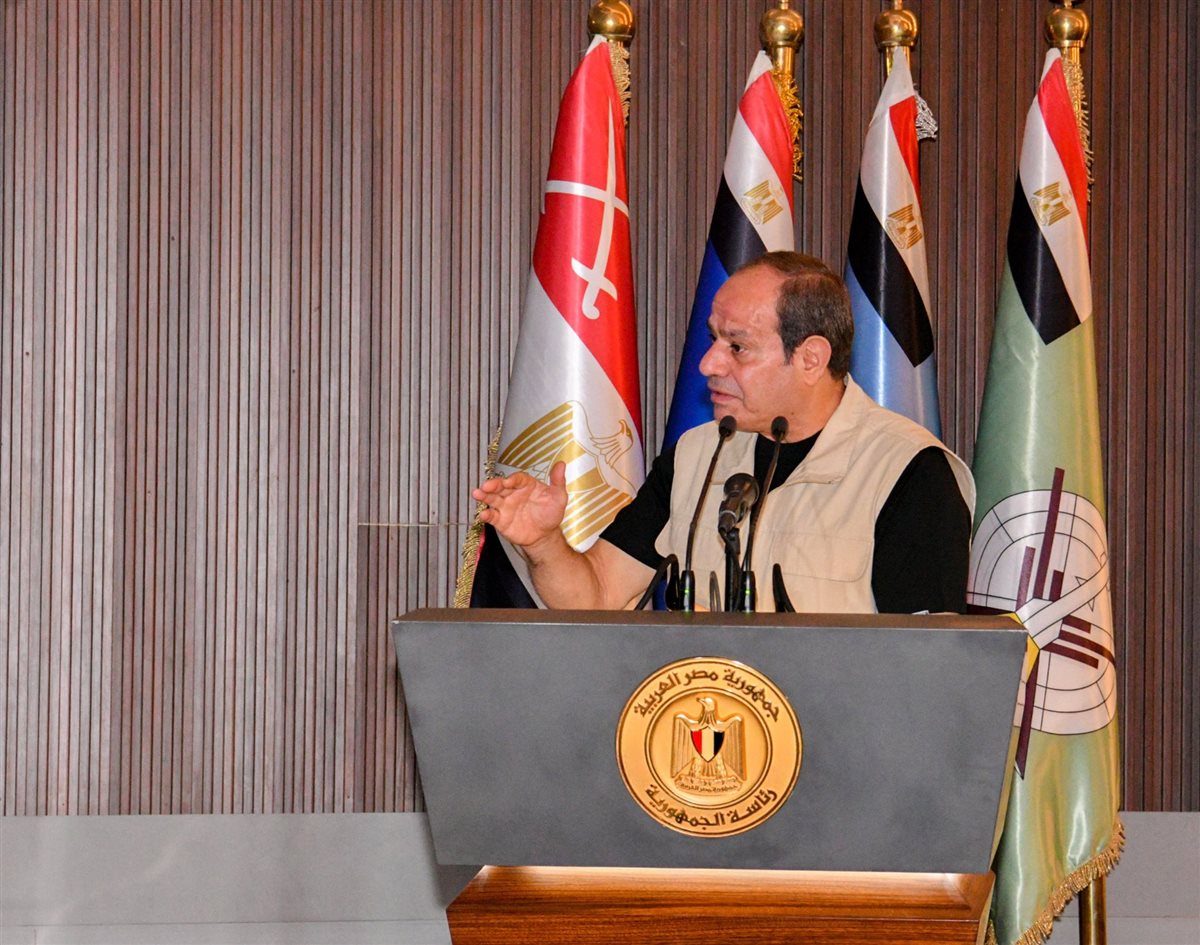 الرئيس السيسي يؤدي صلاة الفجر مع طلاب الأكاديمية العسكرية المصرية