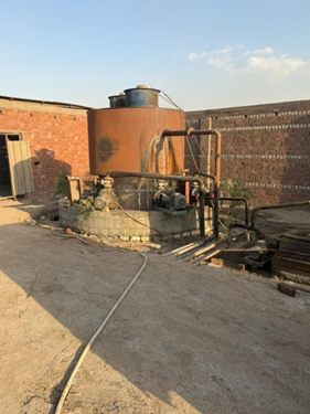 ضبط مصنع إعادة تدوير زيوت محركات السيارات المستعملة بالجيزة