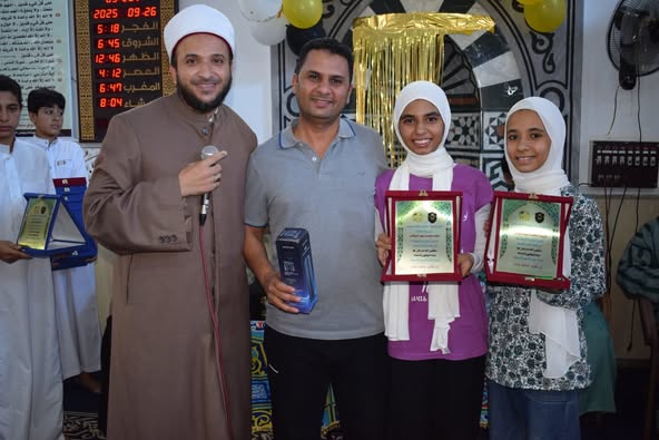 تكريم أكثر من 300 حافظ للقرآن الكريم في ختام النشاط الصيفي بمسجد جنة الفردوس بالشروق