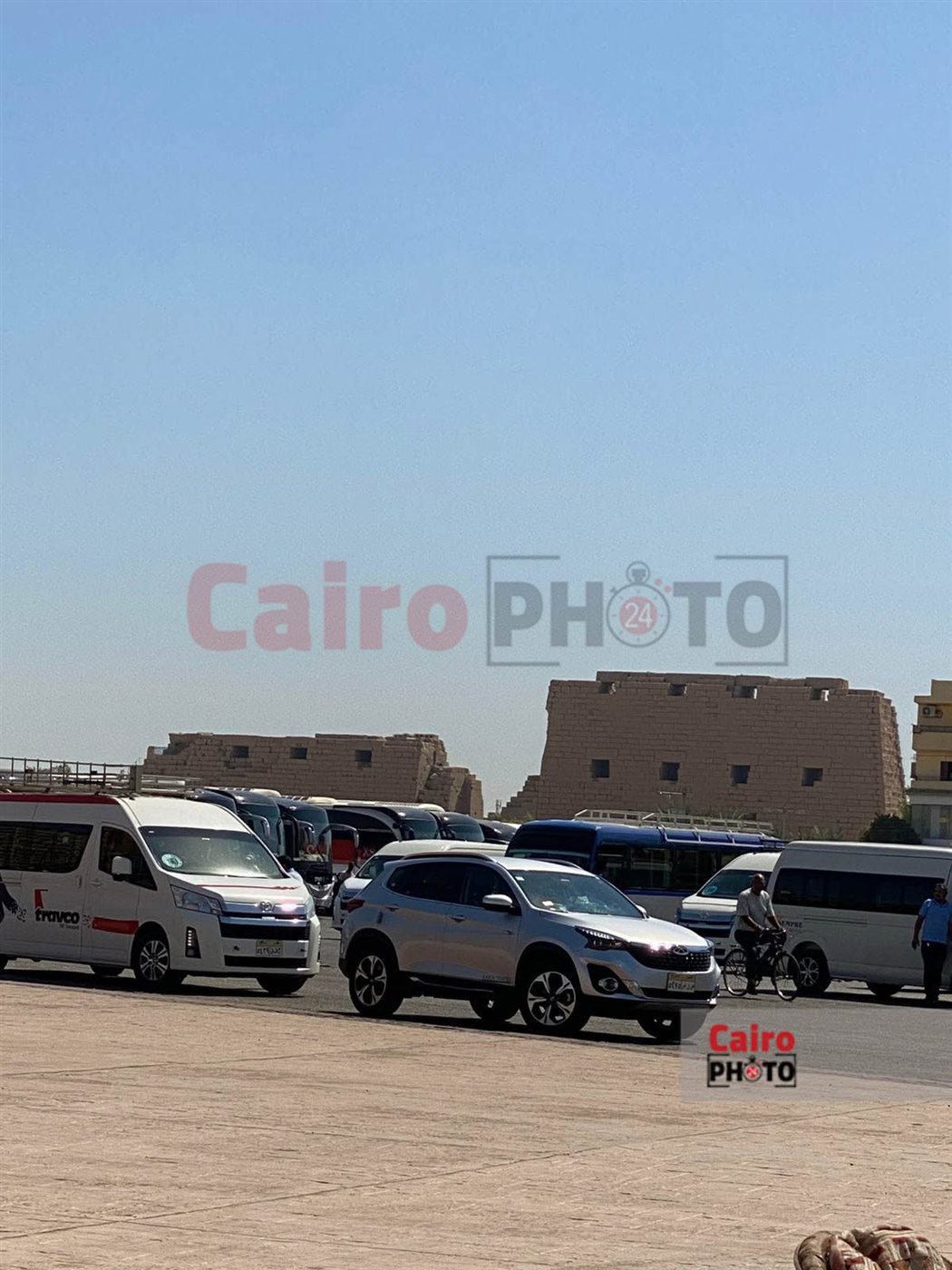 معابد الكرنك كاملة العدد في يوم السياحة العالمي