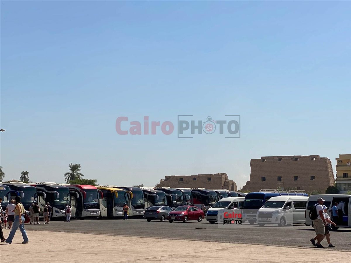 معابد الكرنك كاملة العدد في يوم السياحة العالمي