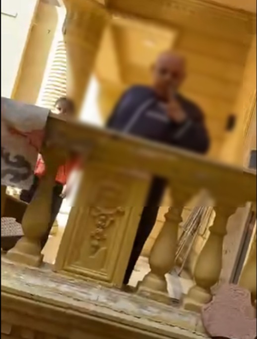 <strong>جانب من فيديو - سيدة تزعم قيام أسرة زوجها بأخذ منزلها</strong>