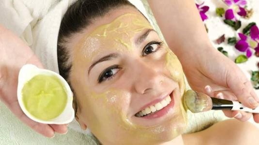 روتين العناية بالبشرة ماسكات