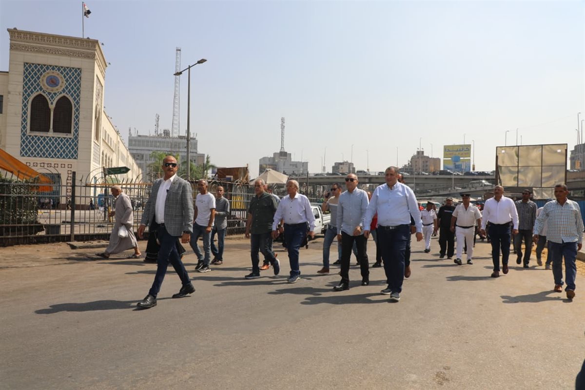 جانب من جولة المحافظ 