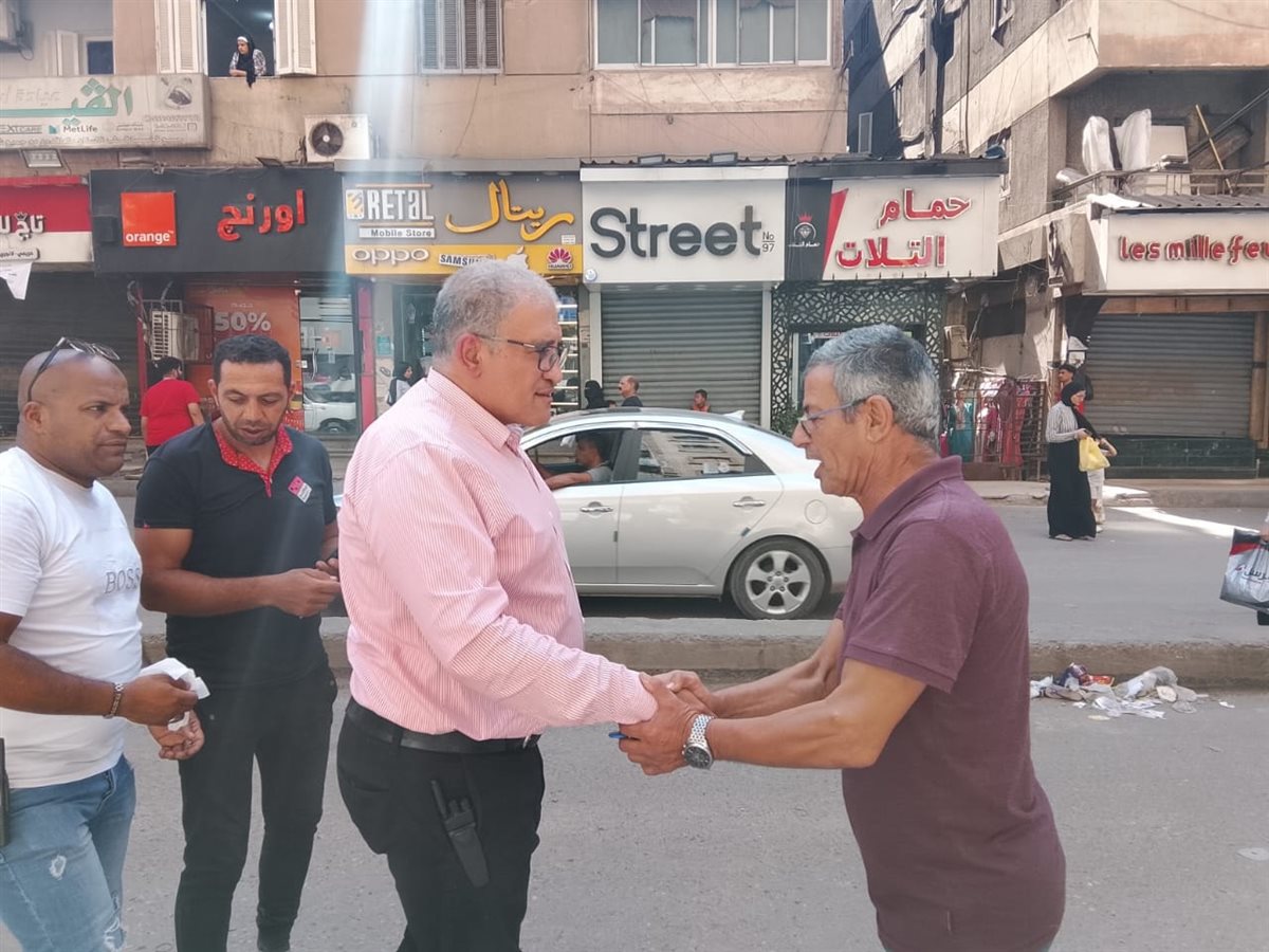 رئيس حي السلام أول يقود حملة مكبرة لإزالة الإشغالات بشارع جمال عبد الناصر