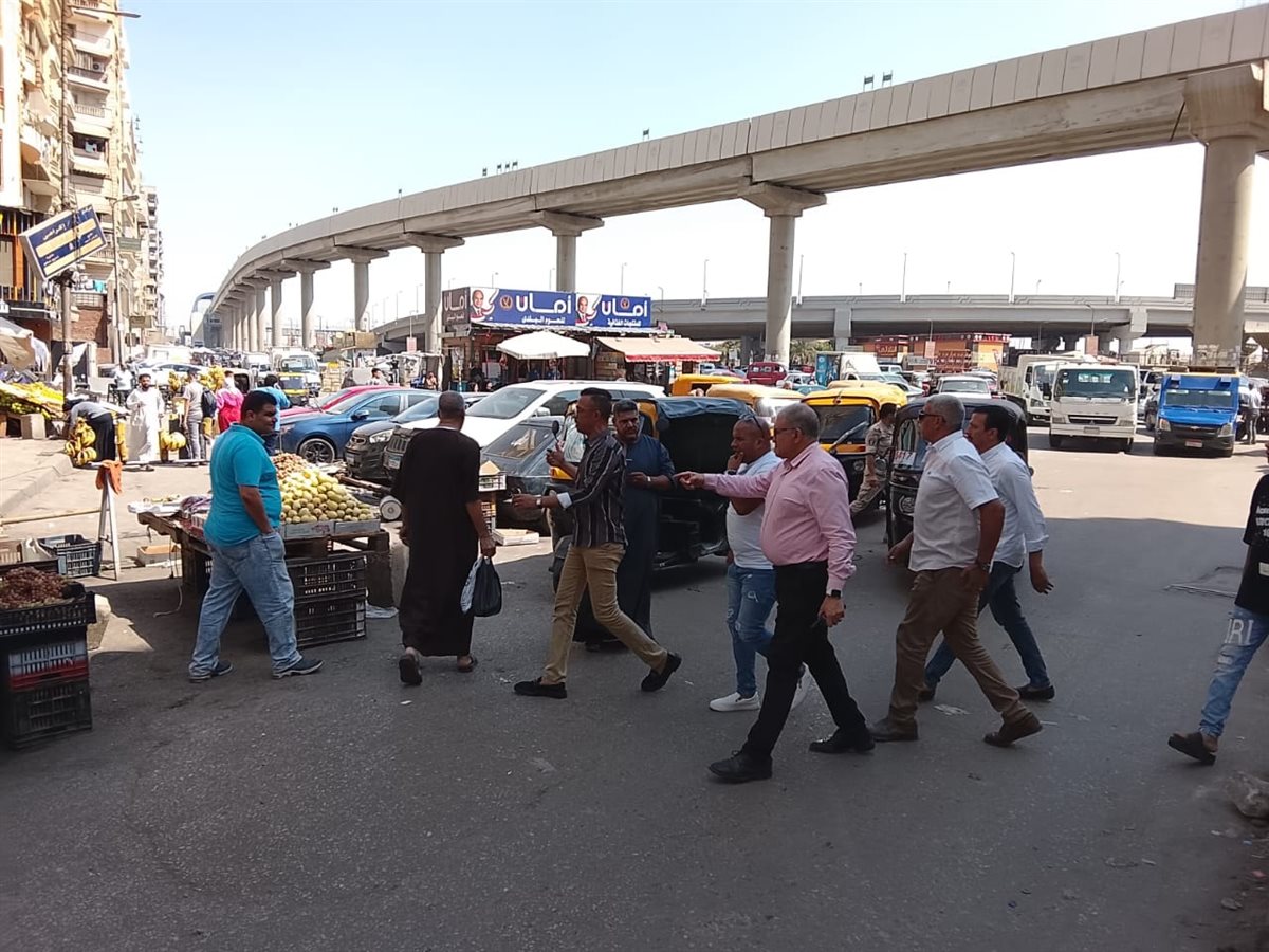 رئيس حي السلام أول يقود حملة مكبرة لإزالة الإشغالات بشارع جمال عبد الناصر