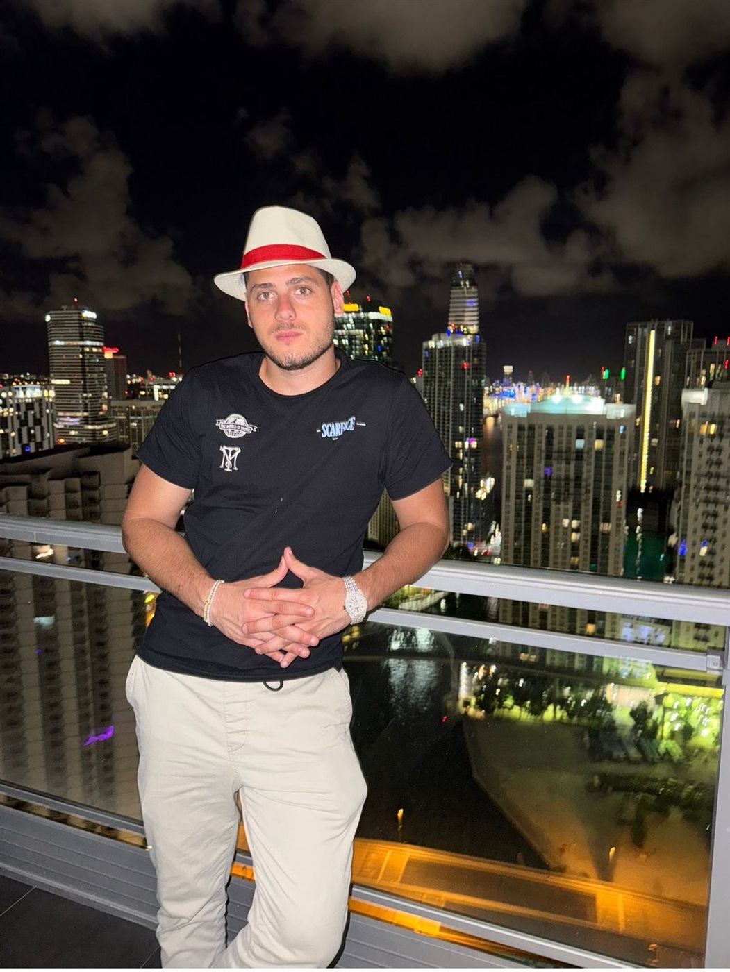 حفيد الكاتب الكبير يوسف إدريس المحتجز في أمريكا