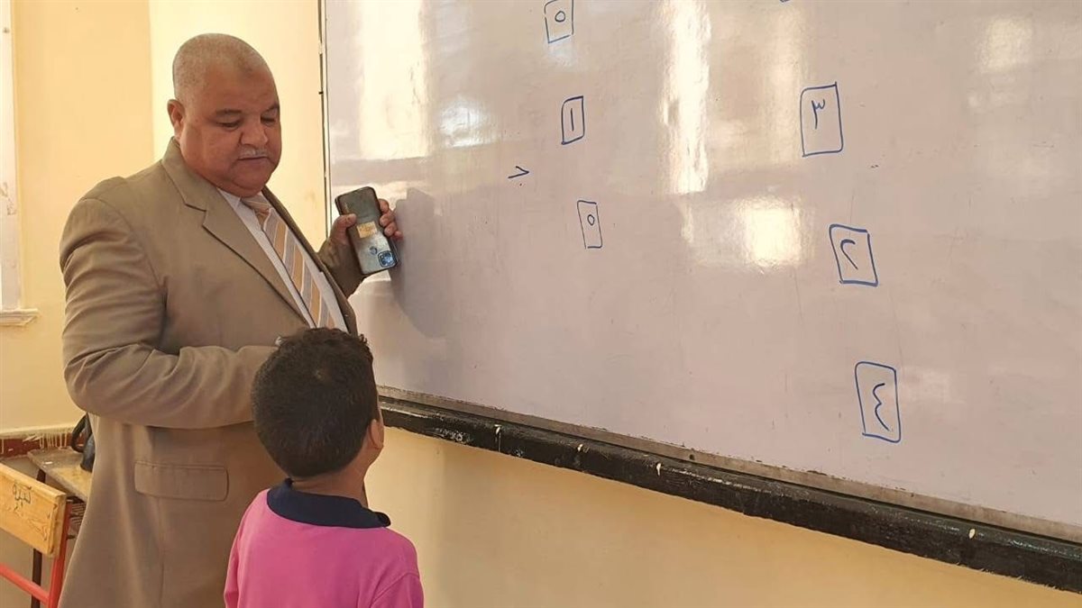 وكيل وزارة التعليم بالأقصر يشرح نظام البكالوريا للطلاب