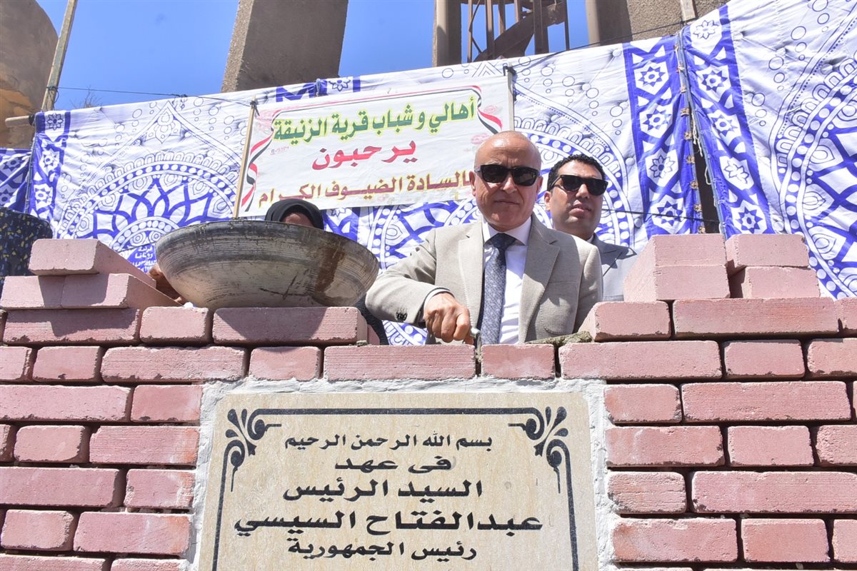 محافظ الأقصر يفتتح مشروعات تنموية بإسنا