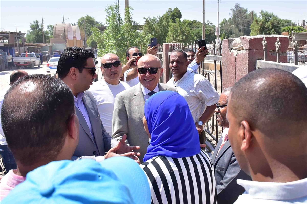 محافظ الأقصر يفتتح مشروعات تنموية بإسنا