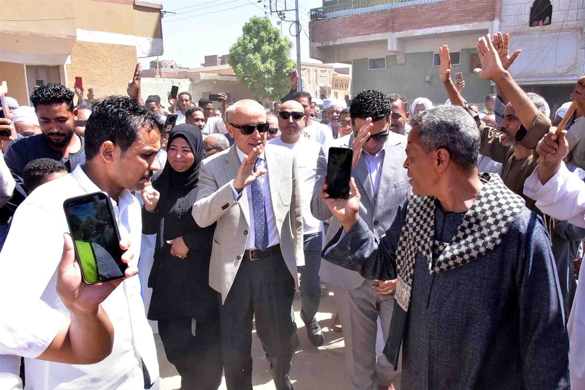 محافظ الأقصر يفتتح مشروعات تنموية بإسنا