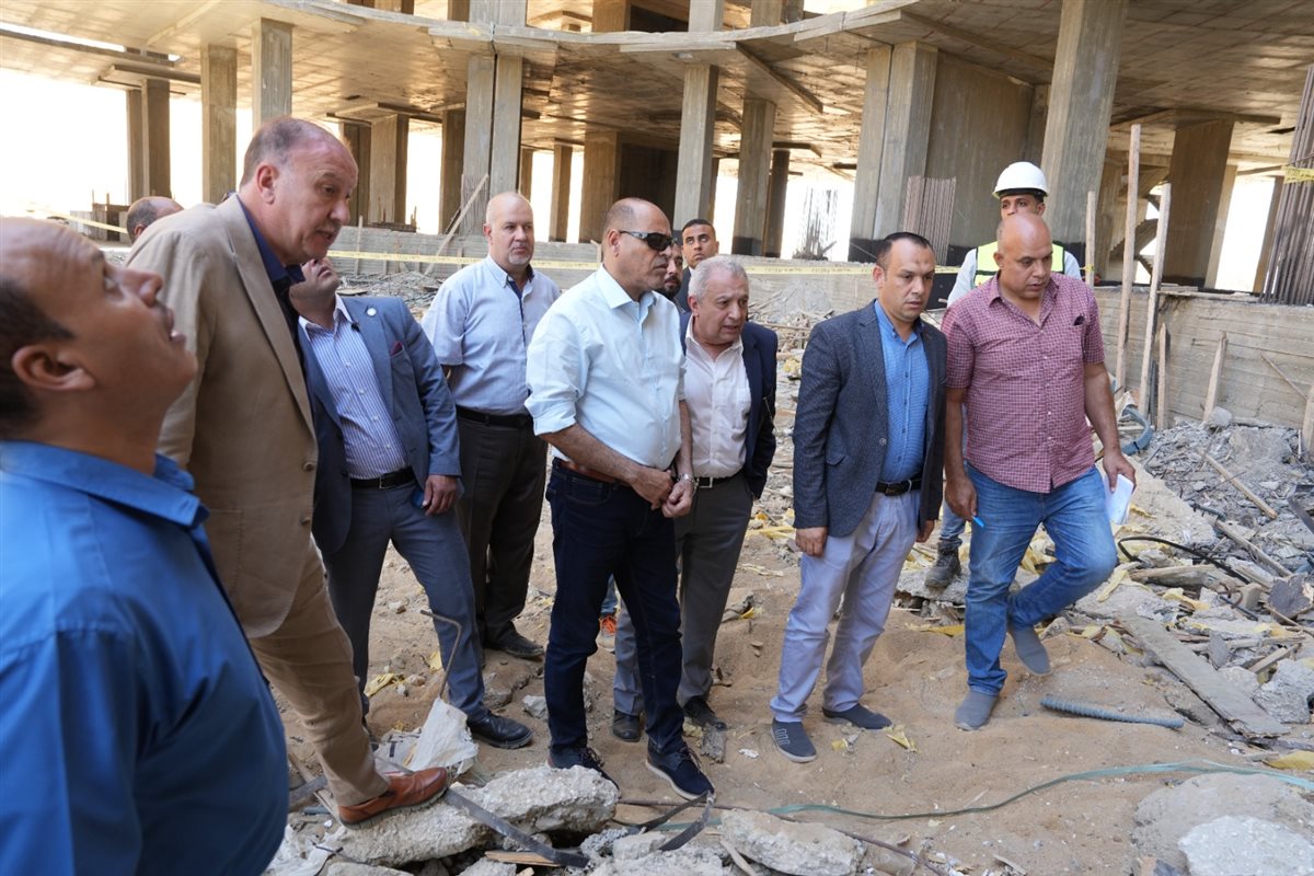 وزير العمل يقود حملة بنفسه إلى مواقع عمل ومشروعات تحت الإنشاء بالعاصمة الإدارية الجديدة
