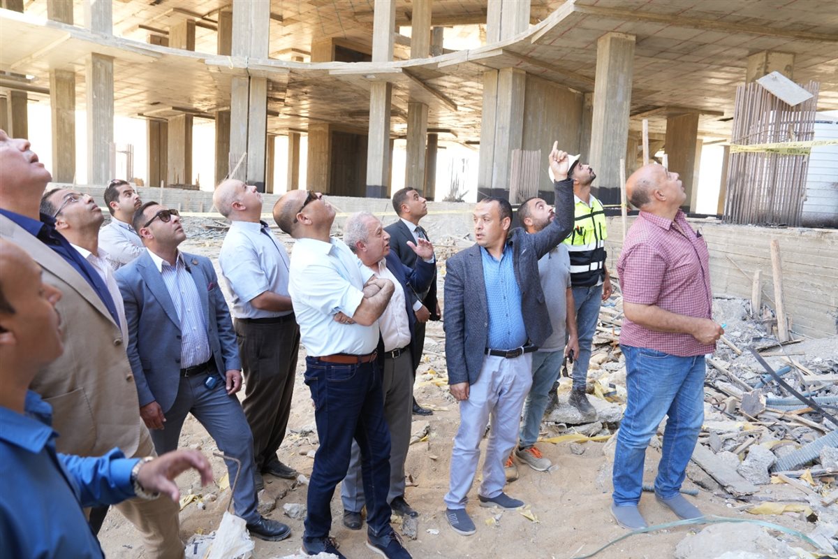 وزير العمل يقود حملة بنفسه إلى مواقع عمل ومشروعات تحت الإنشاء بالعاصمة الإدارية الجديدة