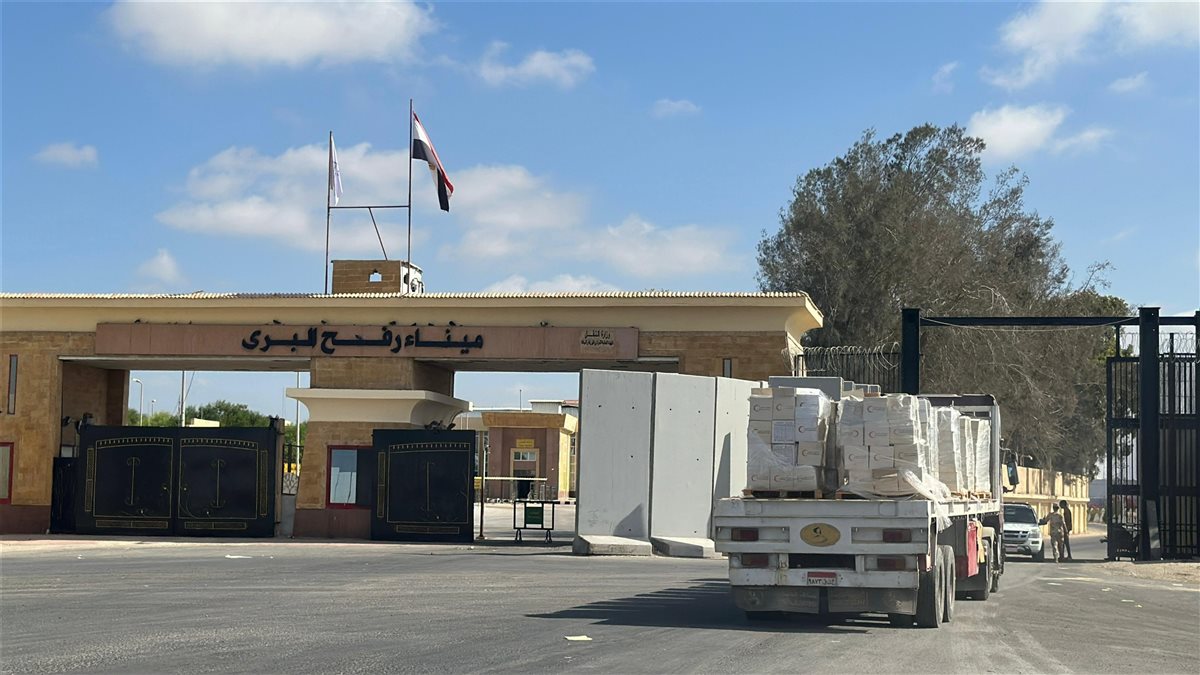 قوافل الهلال الأحمر المصري