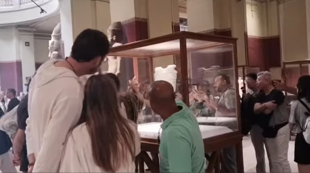 جانب من توافد الزائرين