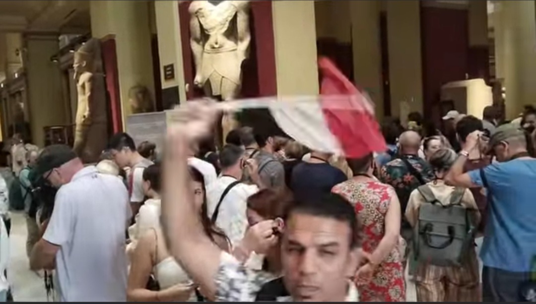 جانب من توافد الزائرين